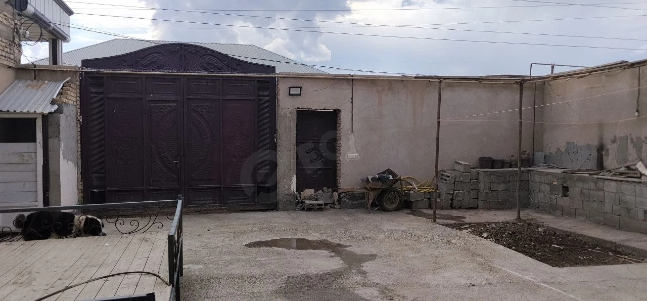 Mashina bazarida uchastka sotiladi ikki qavatli g'isht uy ta'miroti bilan mebelli - Cover Photo