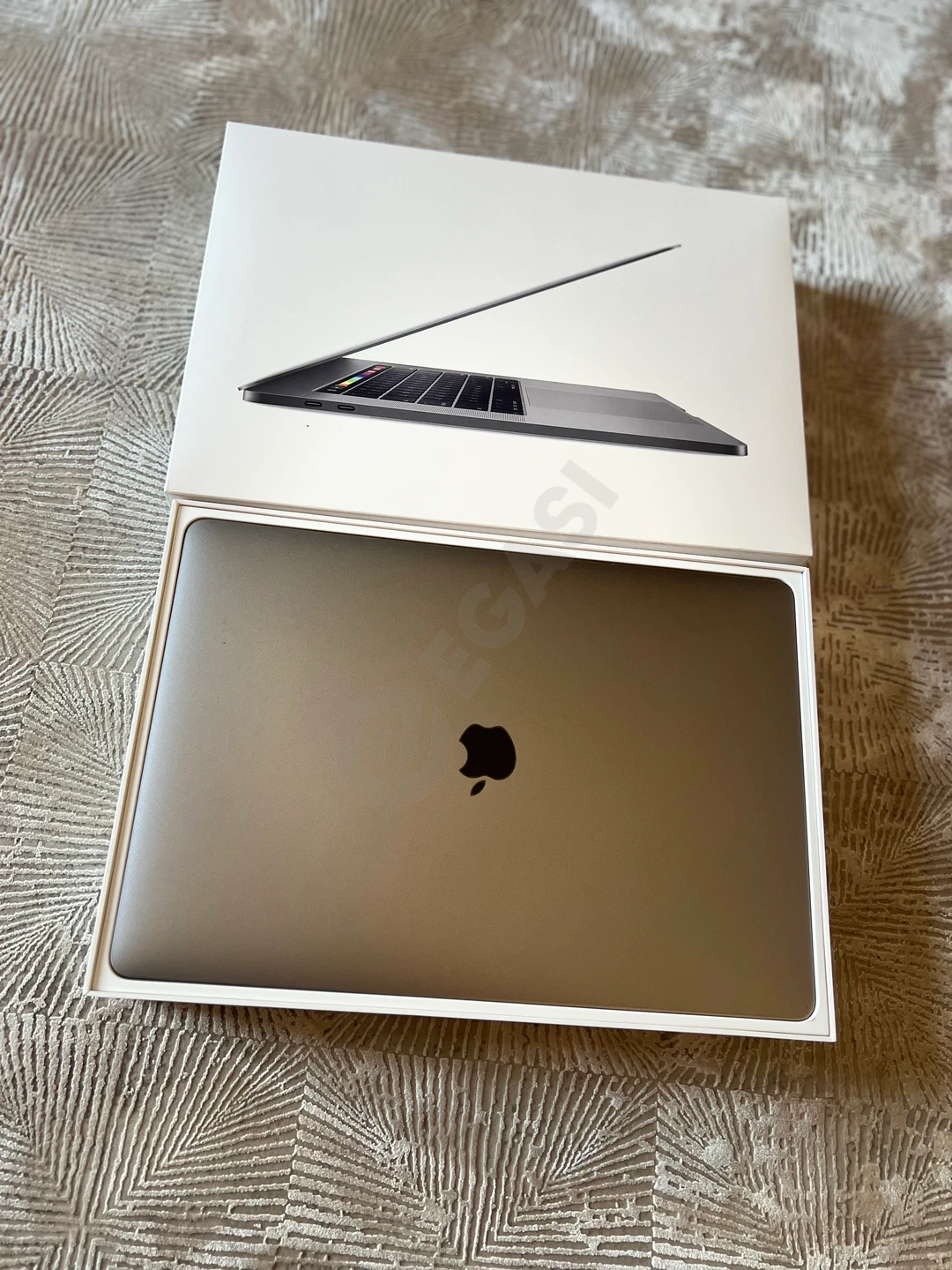 Macbook pro 15.4 i9 32 ram 512 gb - Cover Photo