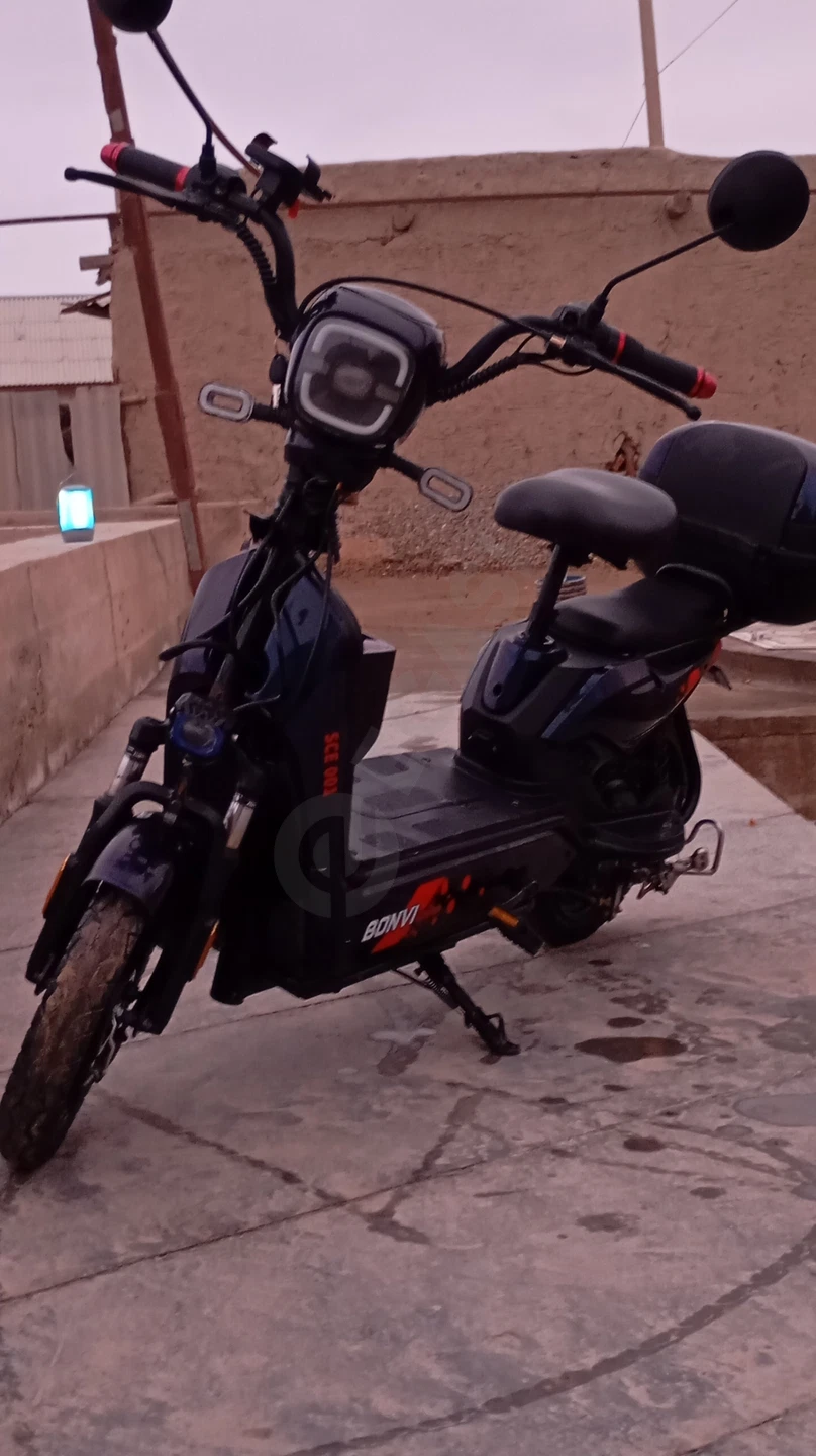 yangi Orqa yuk qutisi va ikki o‘rindiqli elektr skuter — rasm 2/5