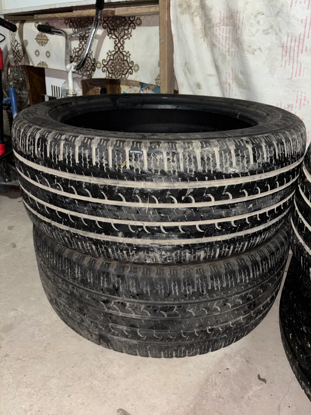 ONIX Balon sotiladi srochna 235/50R19 - Cover Photo