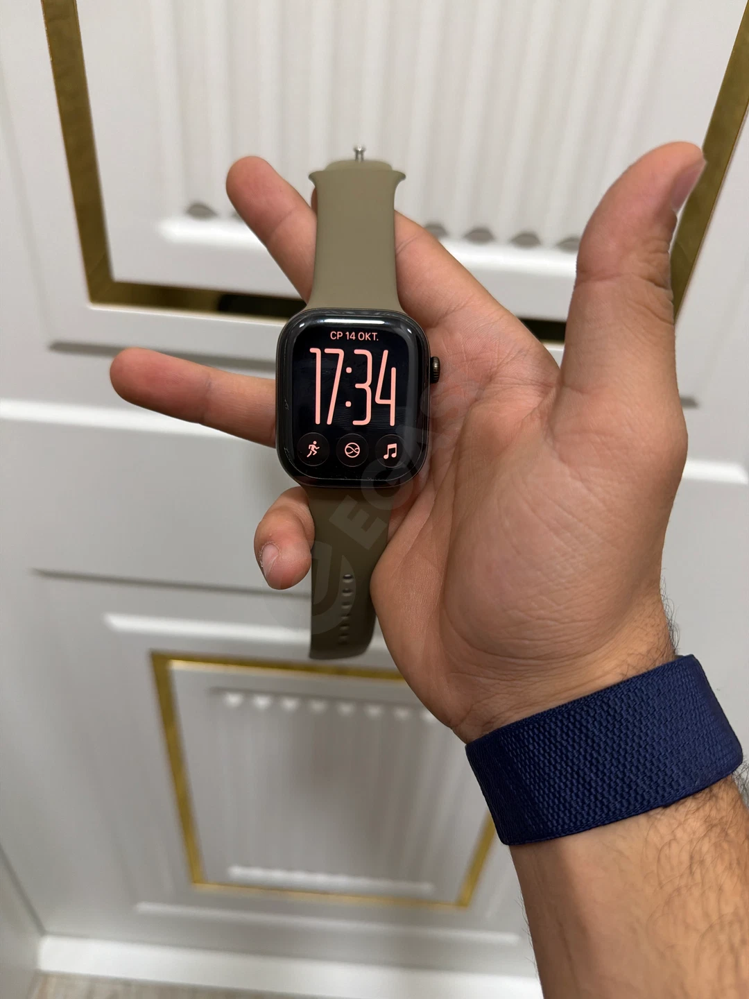 apple watch 12/46 bronze - Cover Photo