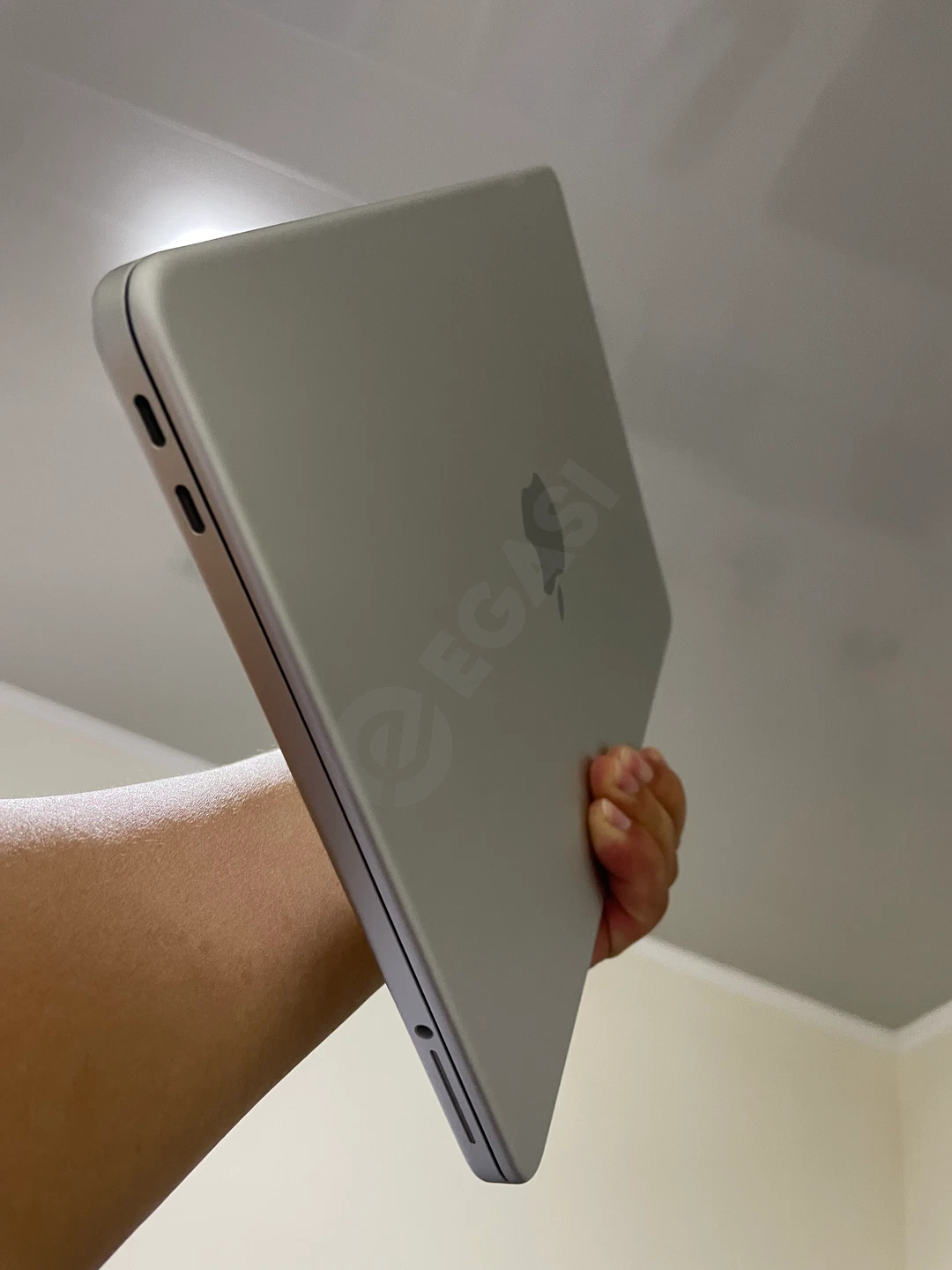 Macbook Neo 8/256 - Cover Photo