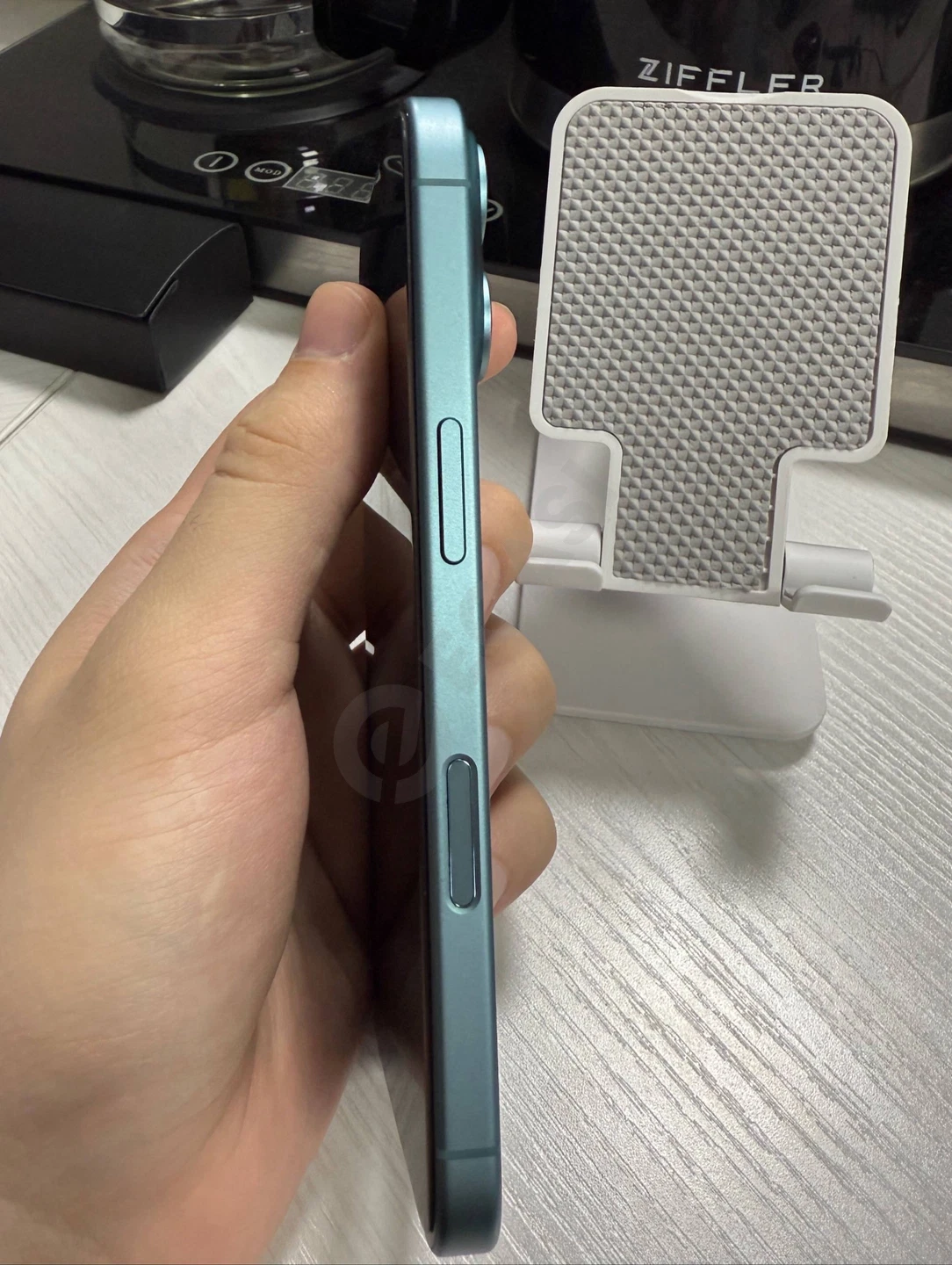 Iphone 16 sky blue 256 GB — photo 2/5