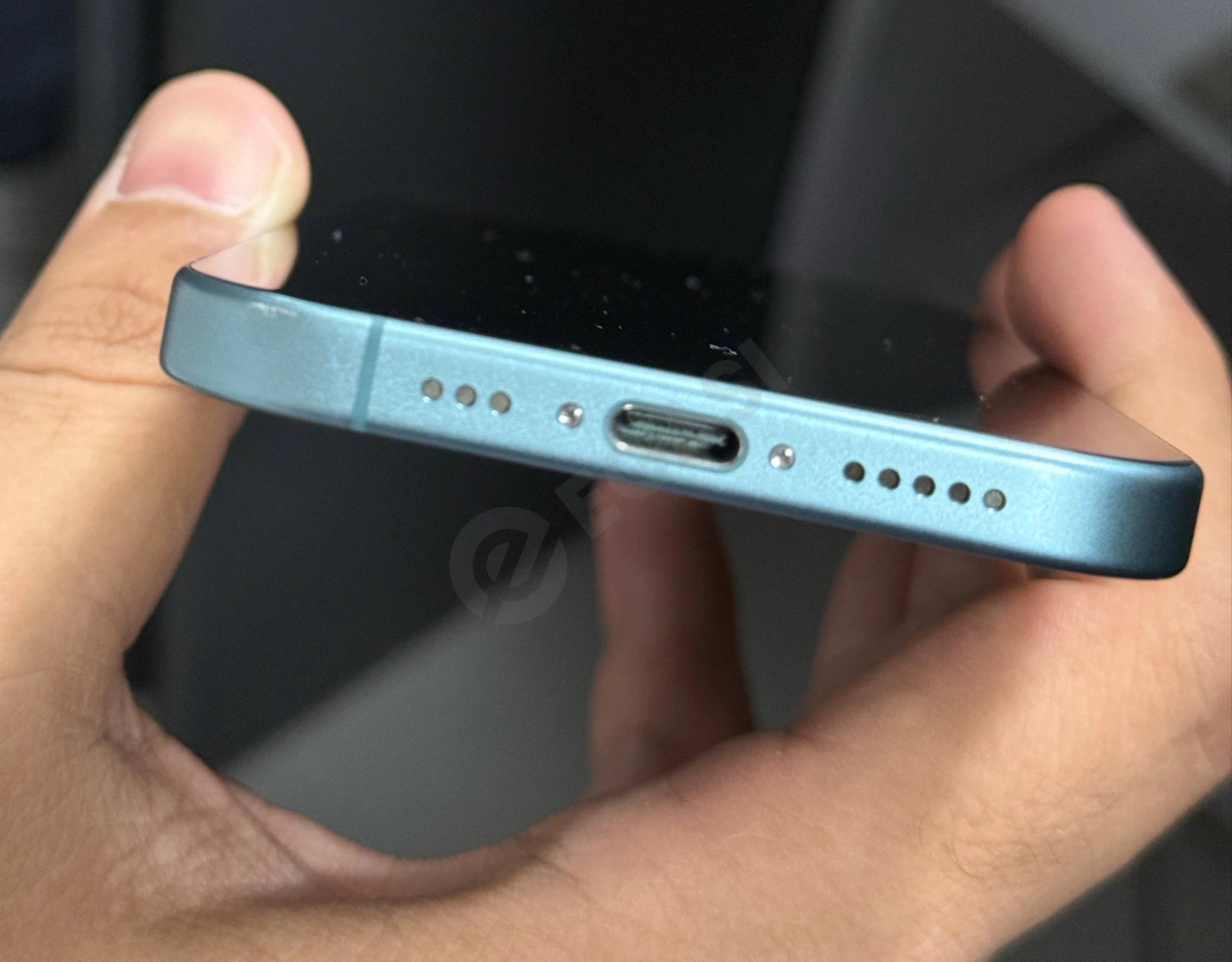 Iphone 16 sky blue 256 GB — photo 4/5