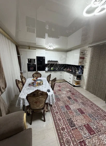 Sotilyapdi: 3 xonali kvartira, 74 m², Yashnobod — rasm 1/10