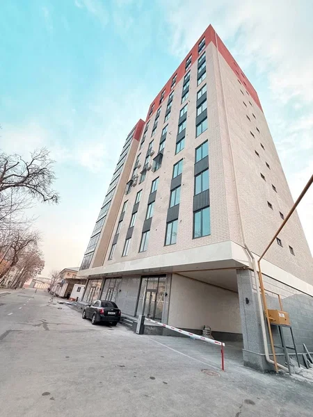 Sotiladi: 3 xonali kvartira, 70 m², Yashnobod — rasm 1/6