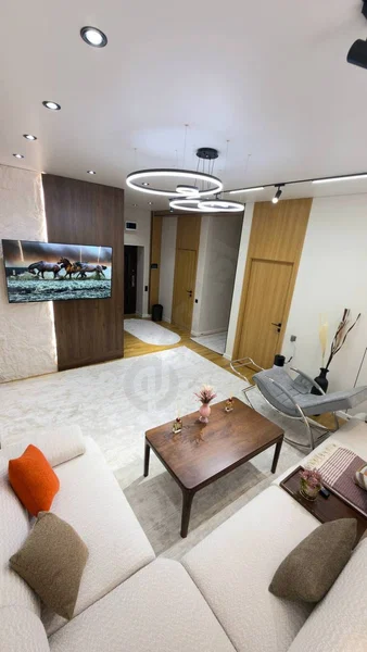 Sotiladi: 4 xonali kvartira, 110 m², Mirzo Ulug'bek · ID 7049 — rasm 1/9