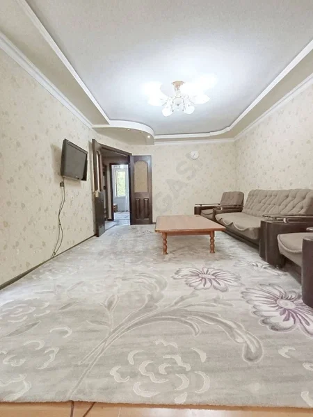 Sotiladi: 3 xonali kvartira, 65 m², Mirzo Ulug'bek — rasm 1/10