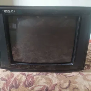 Televizor sotiladi