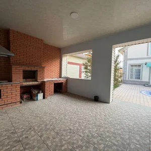 Sotiladі: 6 xonali hovli uy, 600 m², Bektemir